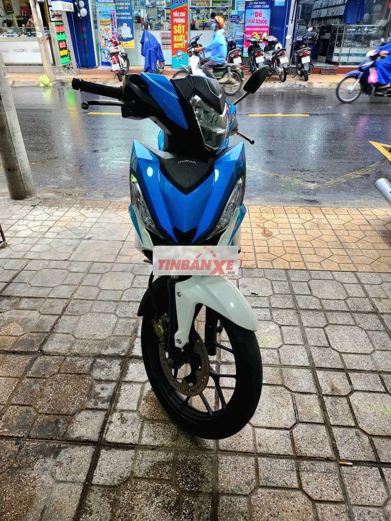 Honda Winner Xanh trắng đời 2017