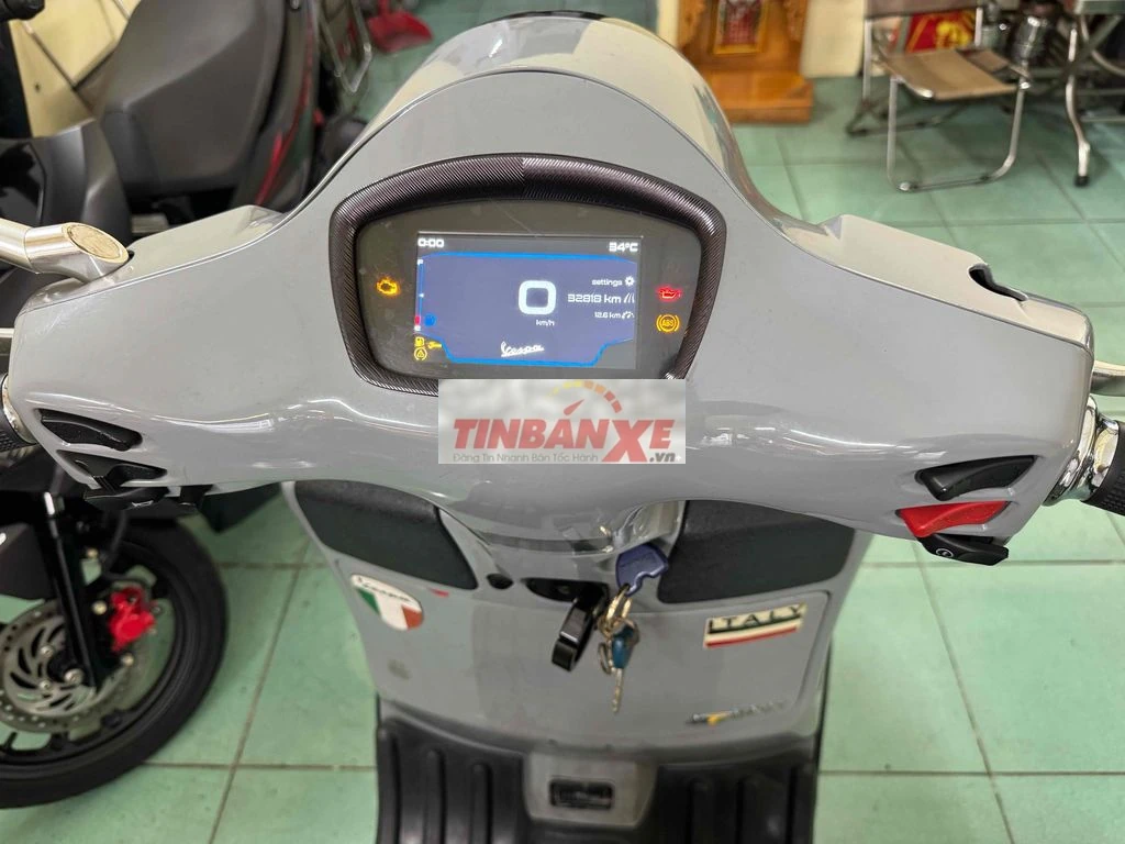 Piaggio Vespa GTS 300 Super Tech 2019 Xám 33000 km