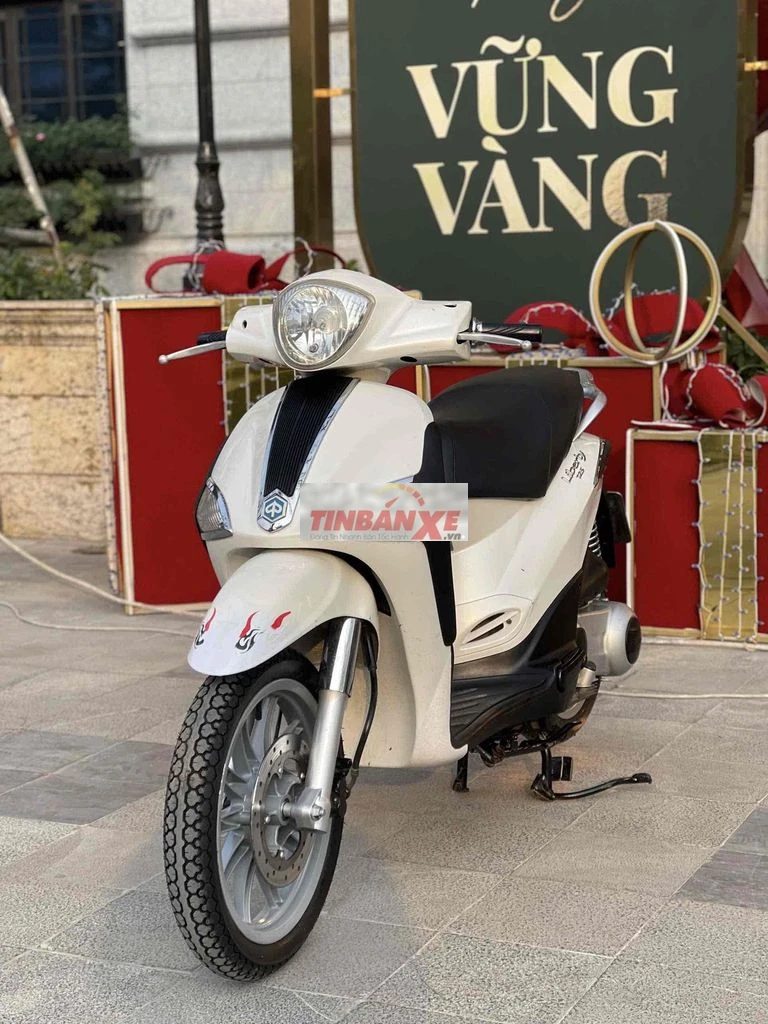Piaggio Libety 125ie việt nam màu trắng thời trang