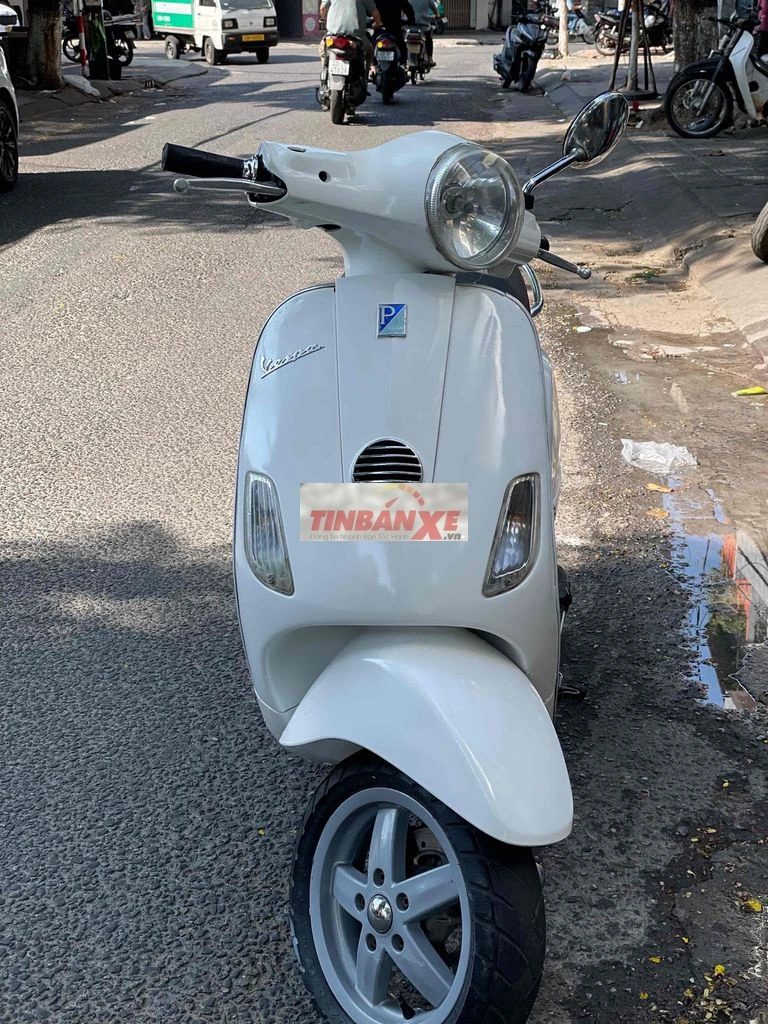 Piaggio Vespa 125cc ie 2011 phun xăng điện tử
