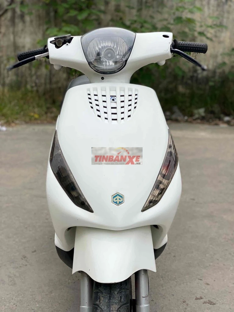 PIAGGIO ZIP 2015 trắng chạy êm , chính chủ