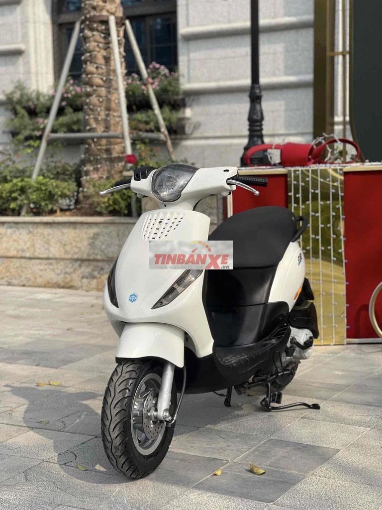 Piaggio Zip 100 việt nam màu trắng thời trang!