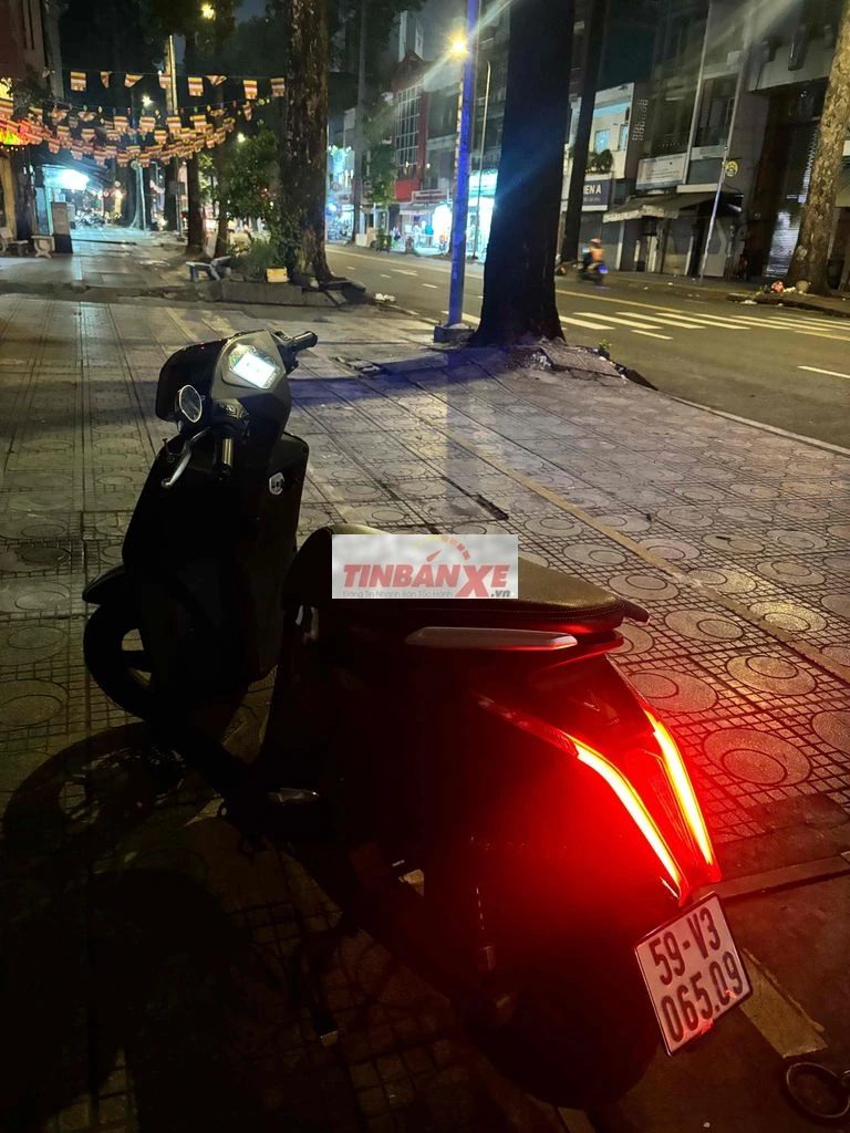 Xe máy điện VinFast Vento Neo Đen