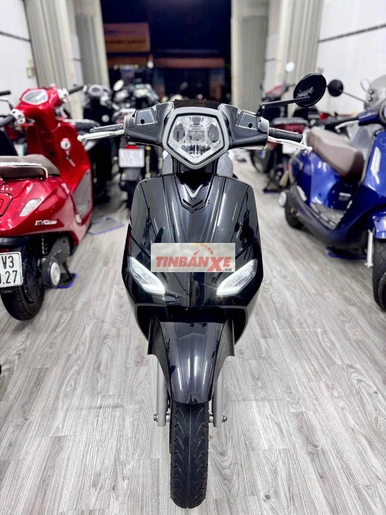 Xe máy điện VinFast Vento Neo Đen