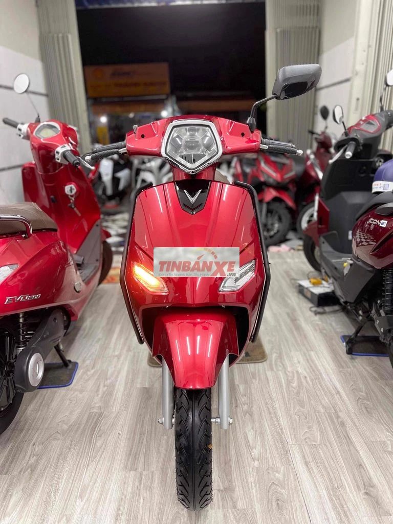 Xe máy điện VinFast Vento Đỏ