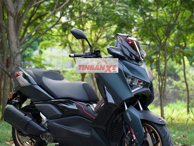 Yamaha XMAX 300 Xám đen
