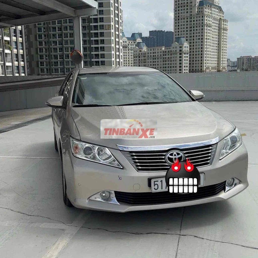 Toyota Camry 2014 2.5Q 30.000km Vàng cát