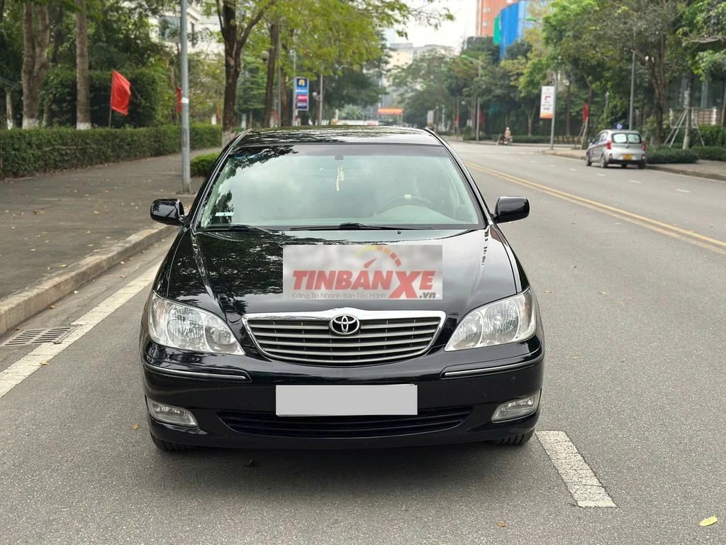 Toyota Camry 2004 2.4 MT Đen 18 vạn km
