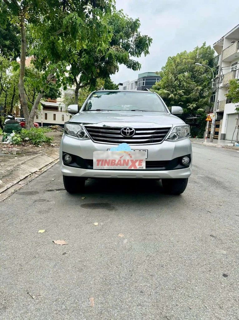 Toyota Fortuner 2012 Bạc 190.000 km