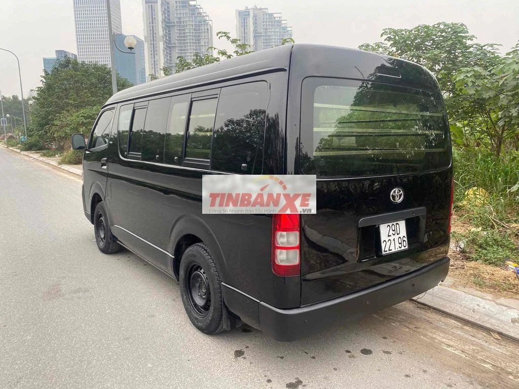 Toyota Hilace Van 2011 940kg 20 vạn Đen