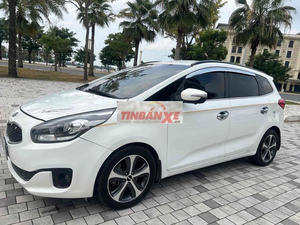 Kia Rondo 7 chỗ 2016 tự động máy dầu