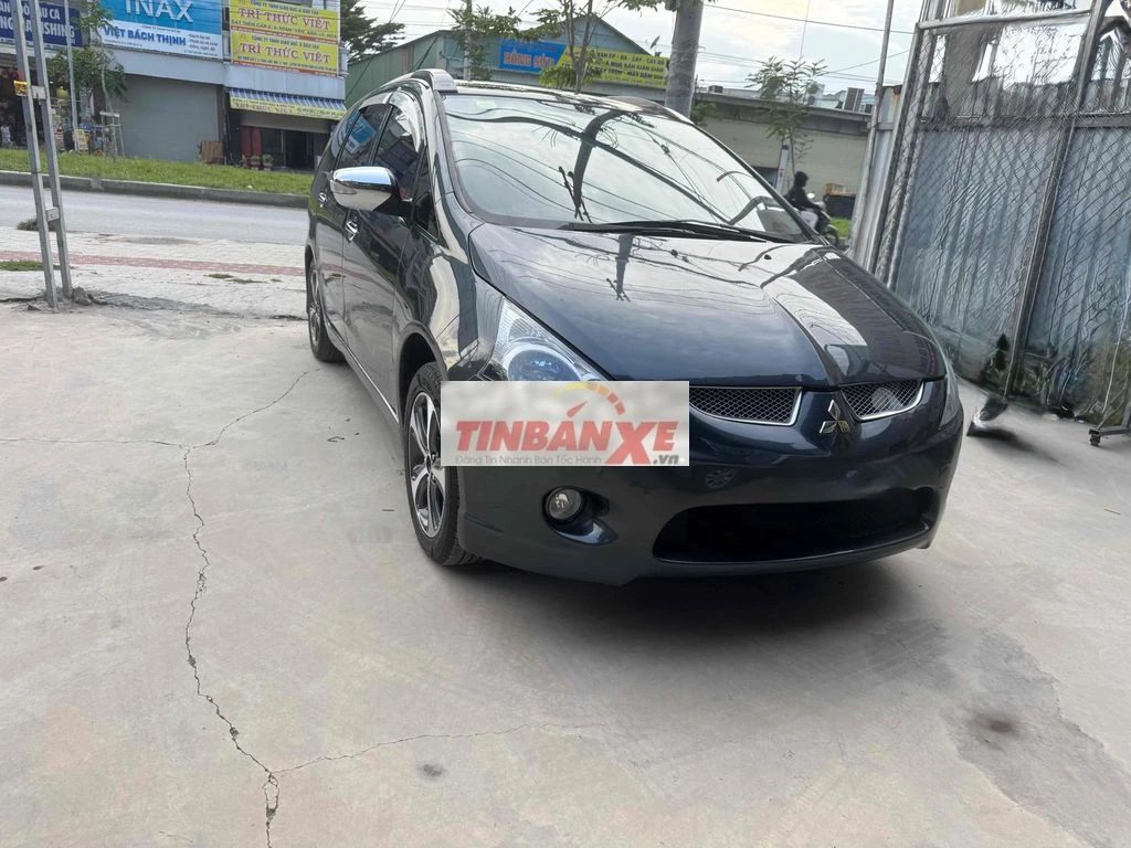 Mitsubishi Grandis 2009 Xám