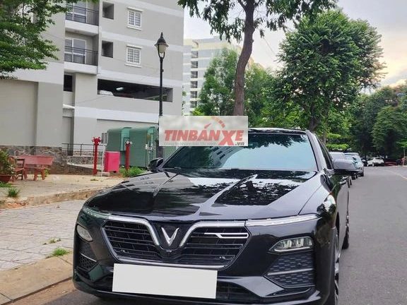 Vinfast Lux A Premium 2019 - Màu đen - 2v4km