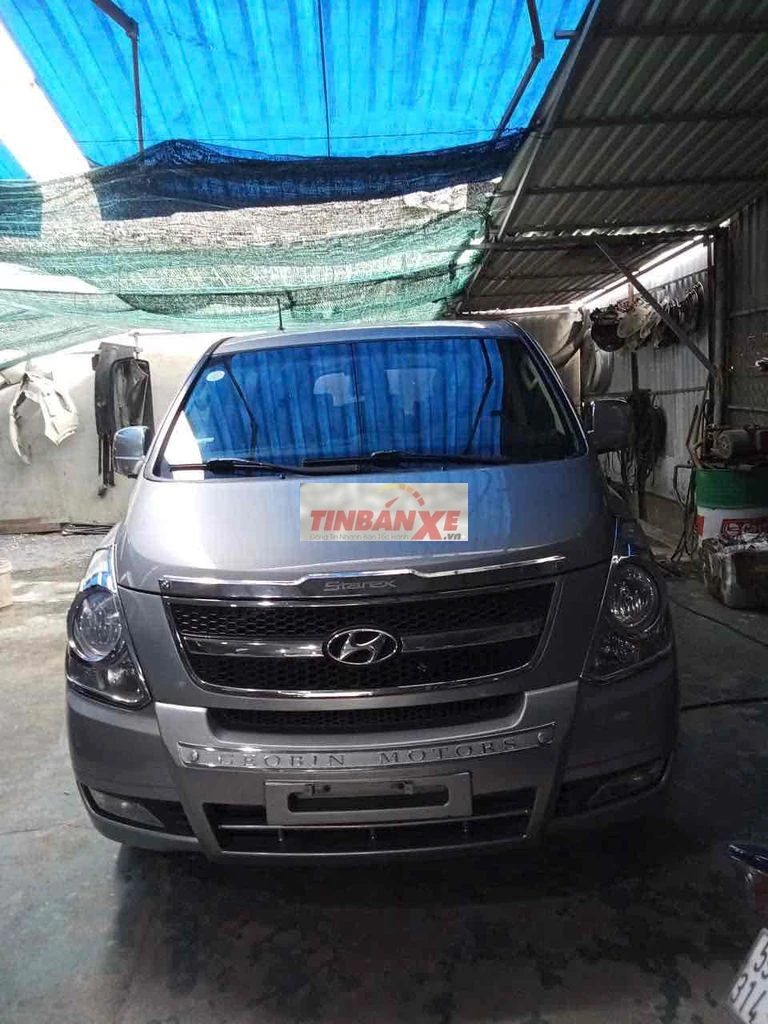 Hyundai Starex 2013 Bạc