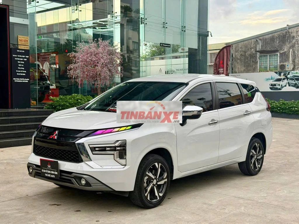 Xpander prenium trắng còn thương lượng