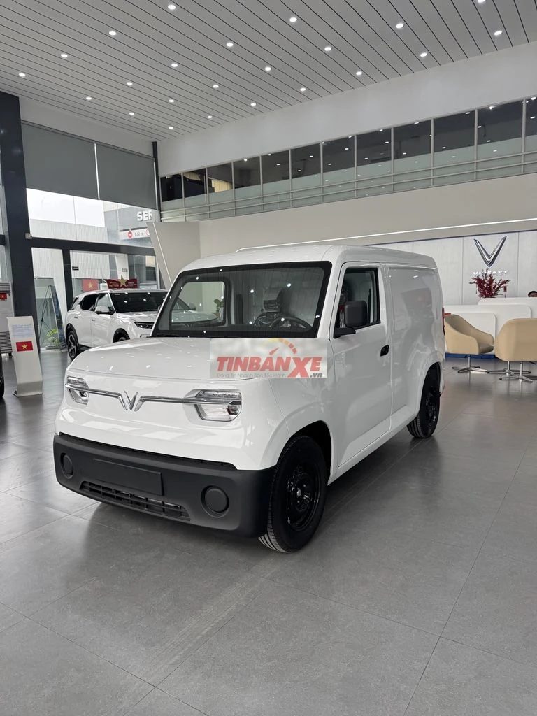 VinFast EC Van, ưu đãi gần 48t; còn khoảng 237t