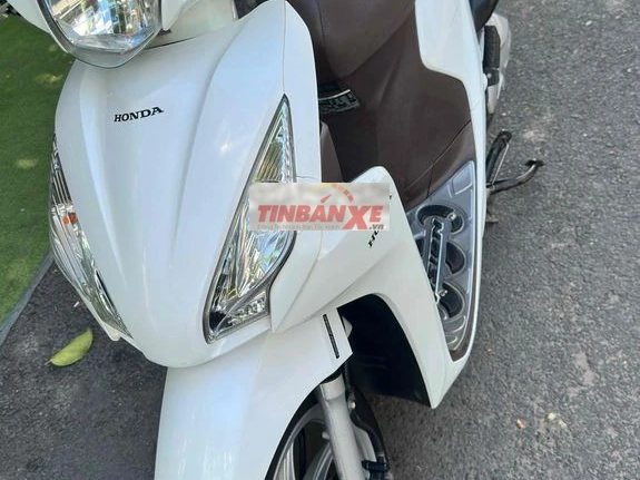 Honda Vision 2020 trắng