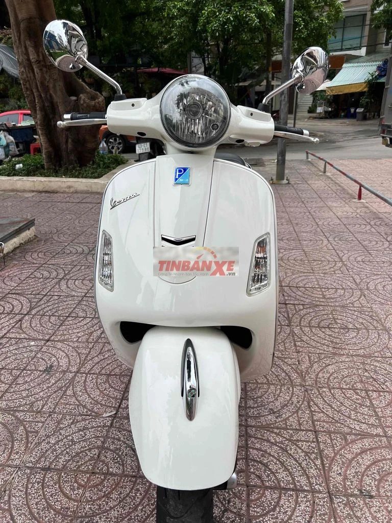 Piaggio Vespa GTS 125 2013 Trắng 13000 km