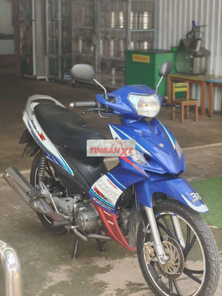 Suzuki Axelo 125cc Xanh trắng