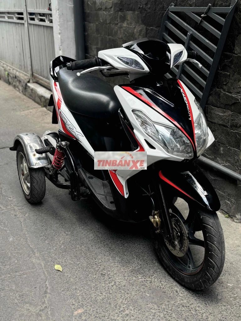 Yamaha Luvias 2014 3 bánh. hỗ trợ góp