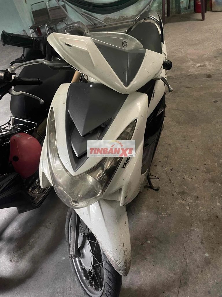 Xe máy Yamaha màu Trắng