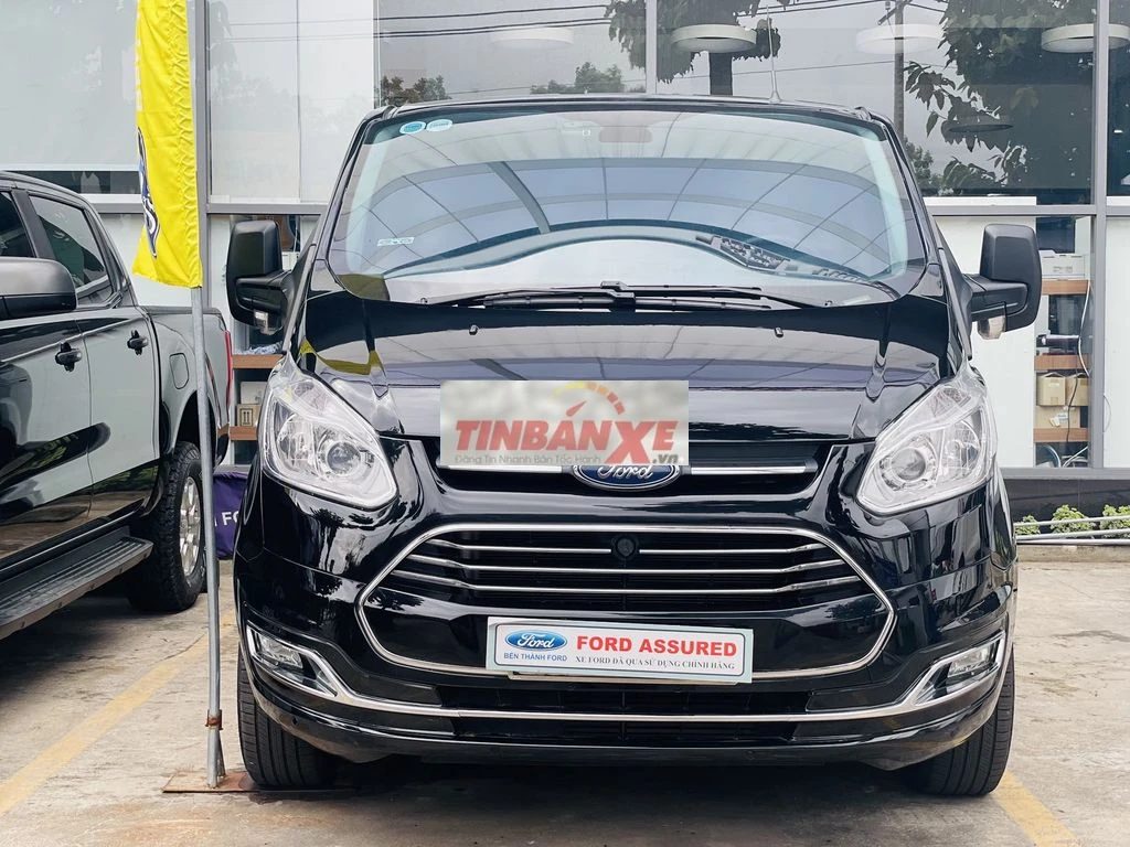 Ford Tourneo Titanium 2021, bảo hành 2027, vay 75%