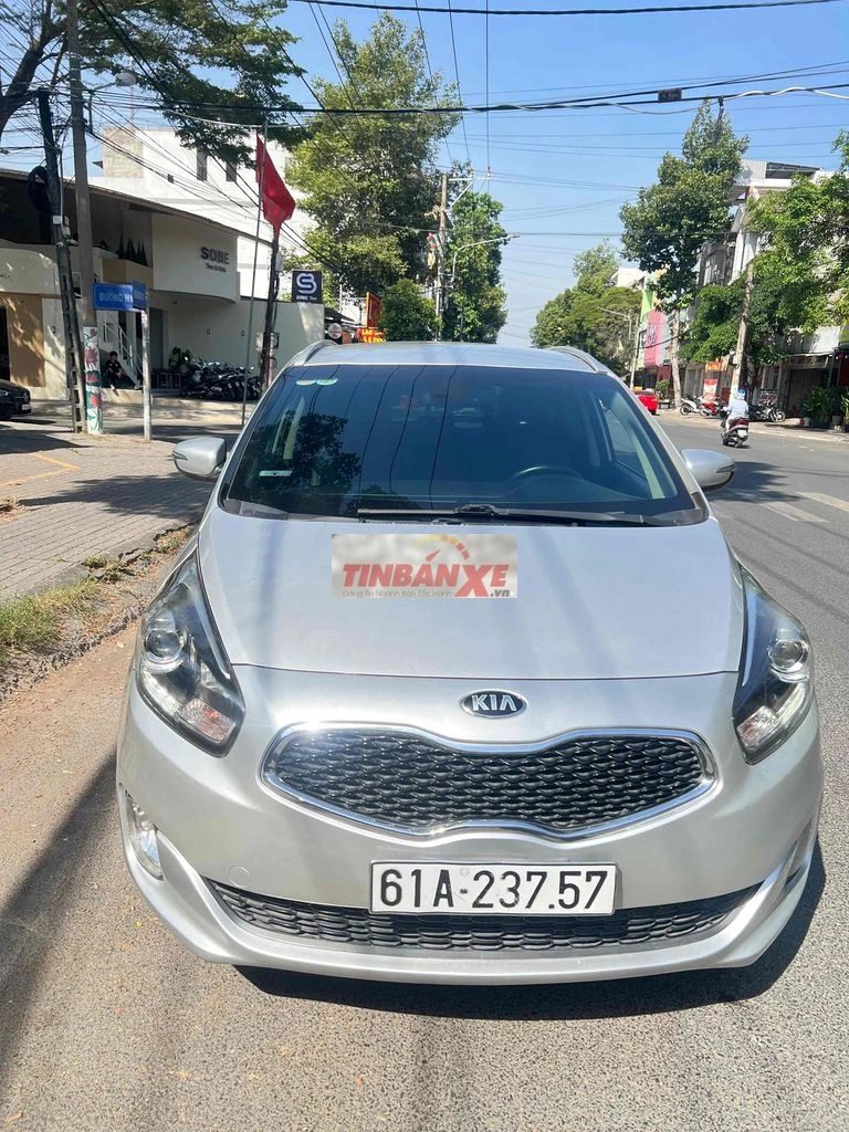 Kia Rondo cũ