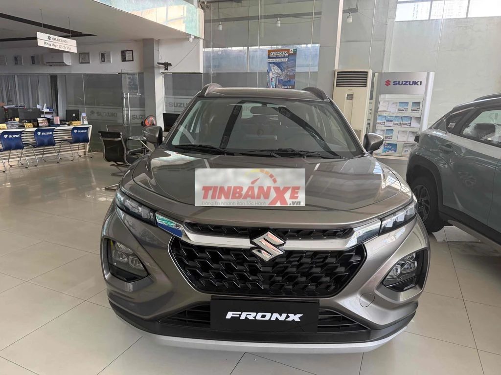 Suzuki Fronx 2025 xả kho giảm cực mạnh còn vài xe