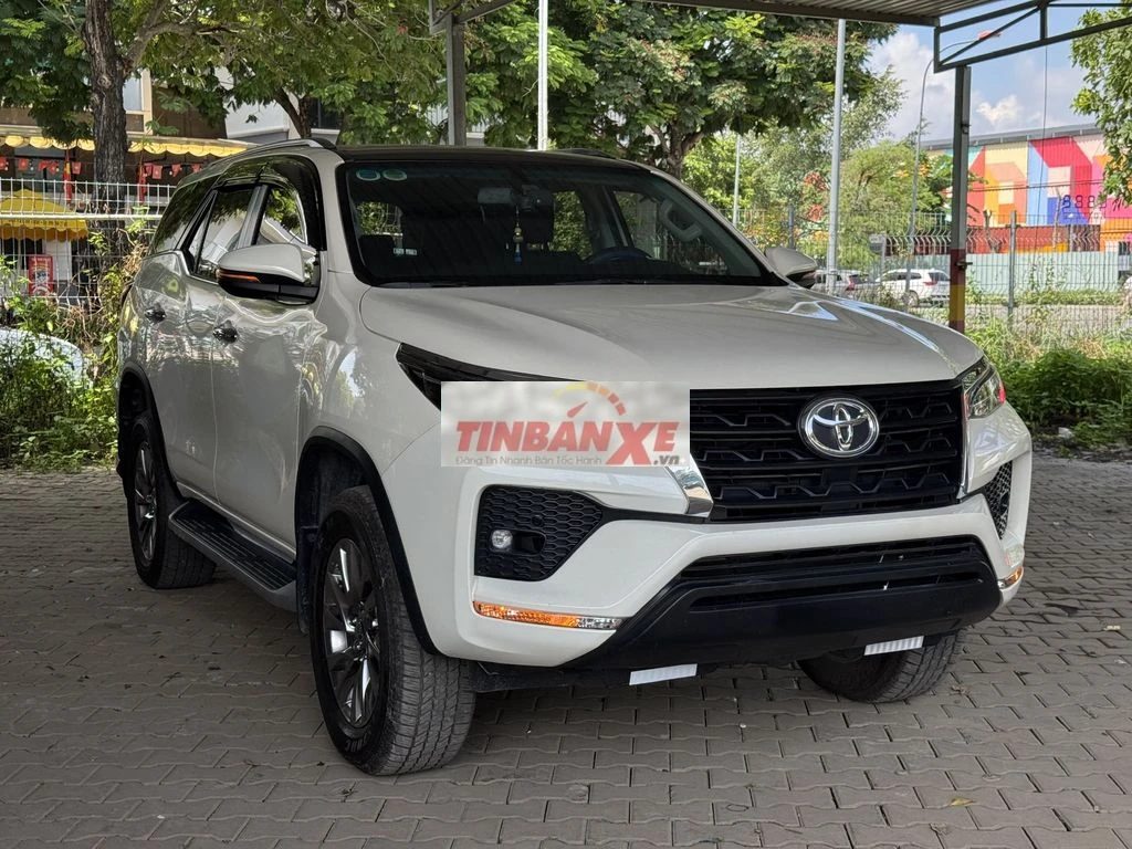 Toyota Fortuner AT Xăng 2021 14.000 Km Trắng