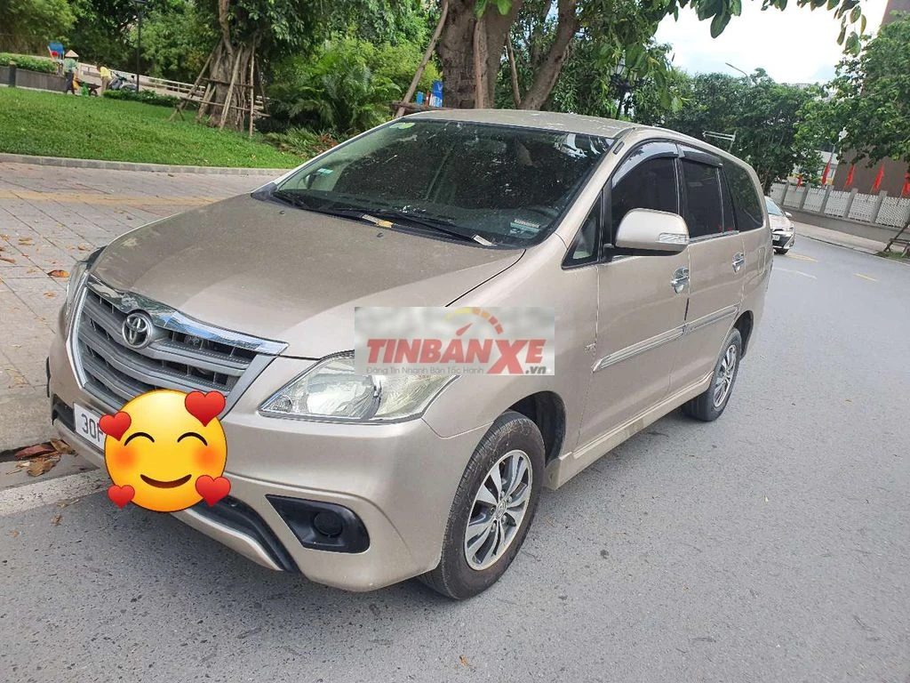 Cần bán xe inova chính chủ 2.0E đk 2017