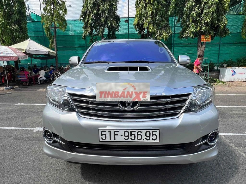 Toyota Fortuner 2016 Bạc