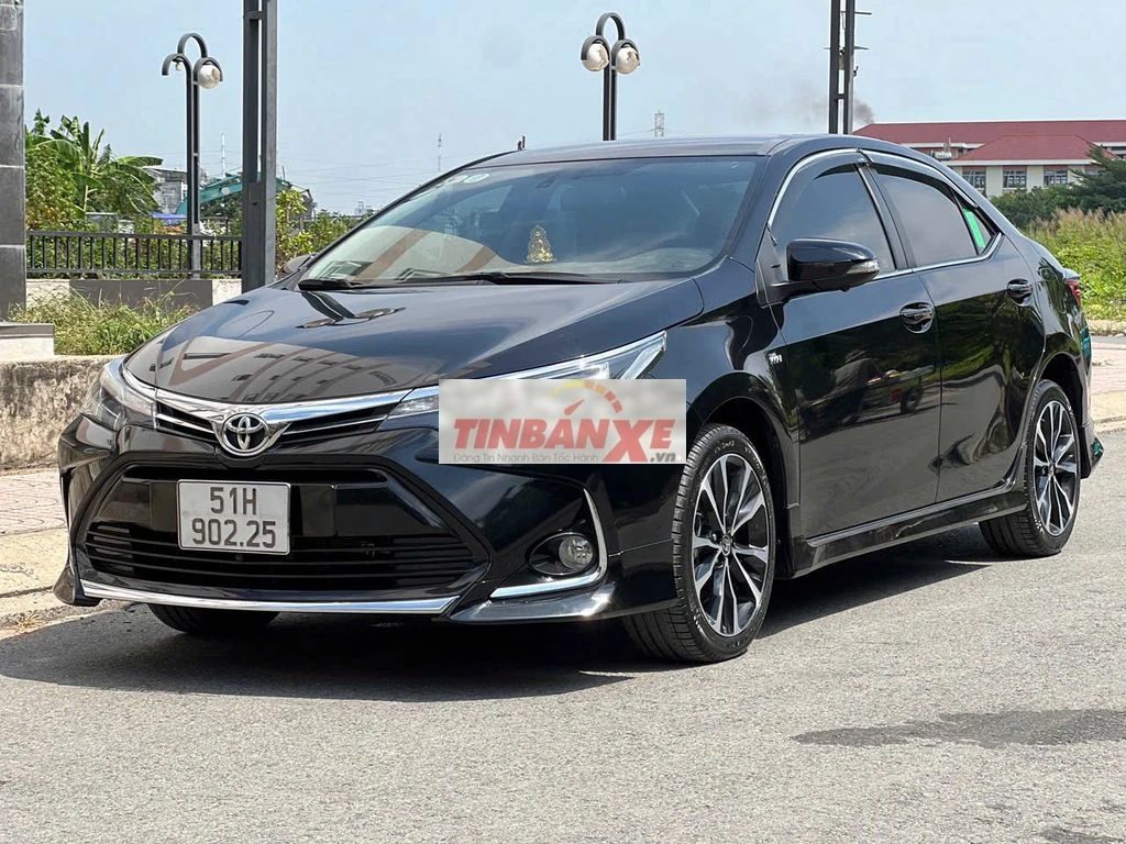 Toyota Altis 2021 1.8V mới 11.000km như xe mới