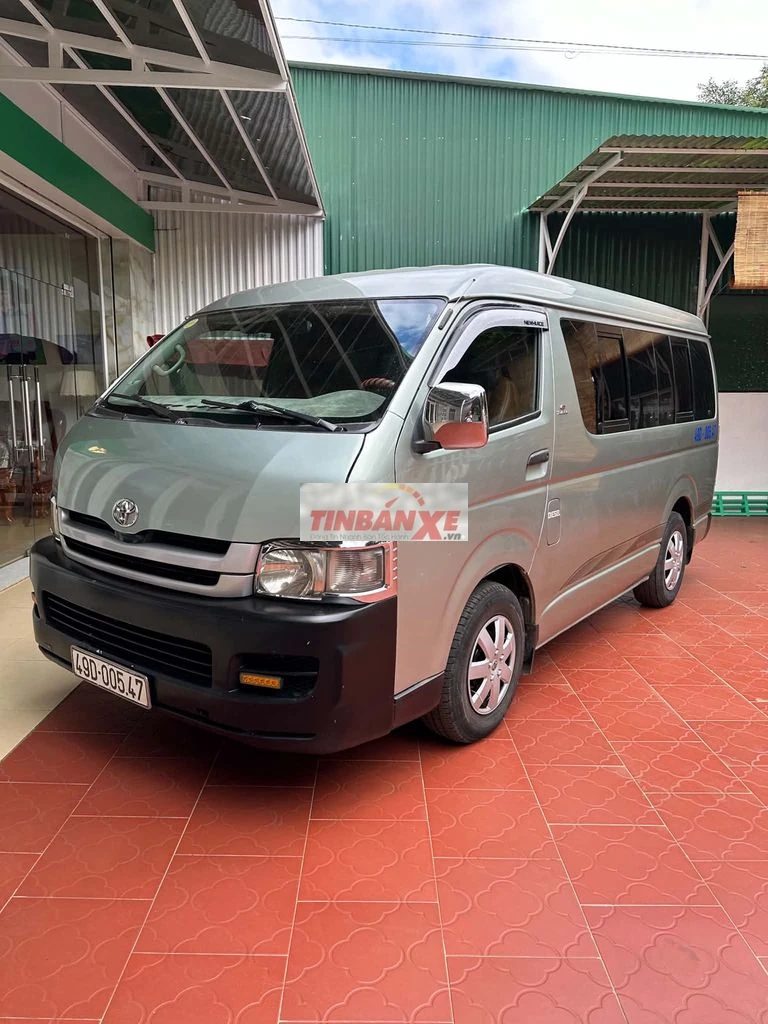 Toyota Hiace Đầu búa Xám