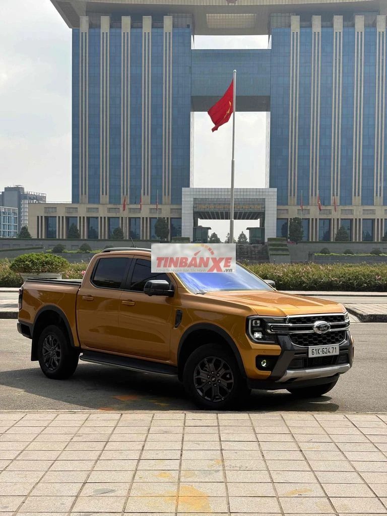 Cần bán Ford Ranger Wildtrak 4x4 Vàng
