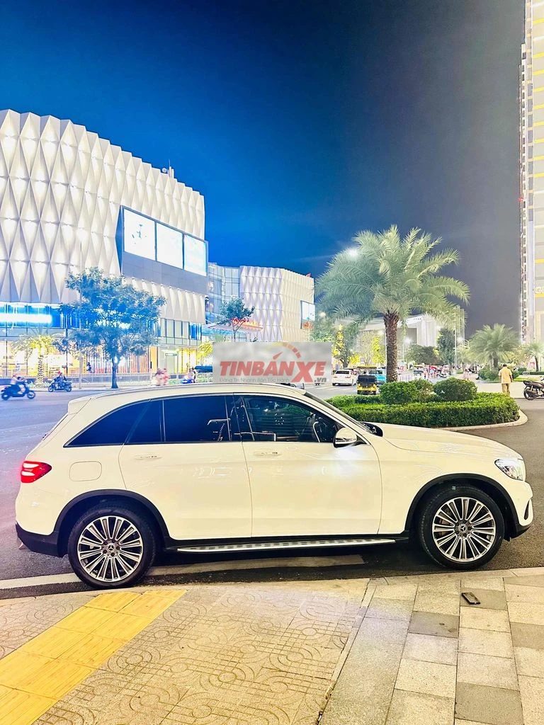 Mercedes-Benz GLC 250 Trắng