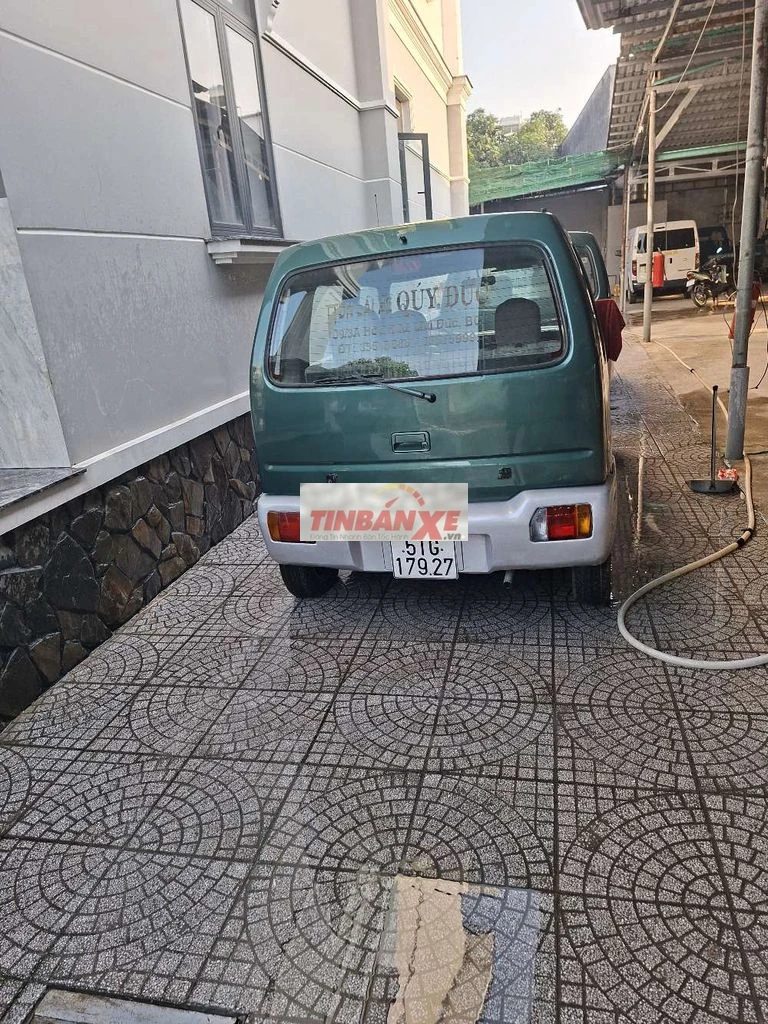 Suzuki 4 chỗ màu Xanh lá