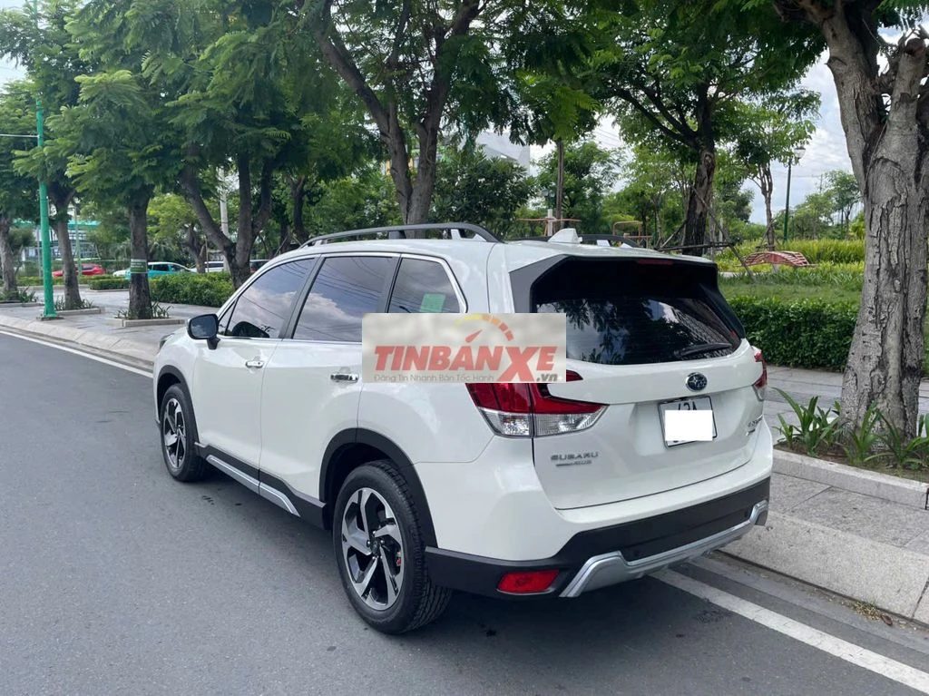 Subaru Forester iS 2024 đký 05/2025 Trắng 7.000 km