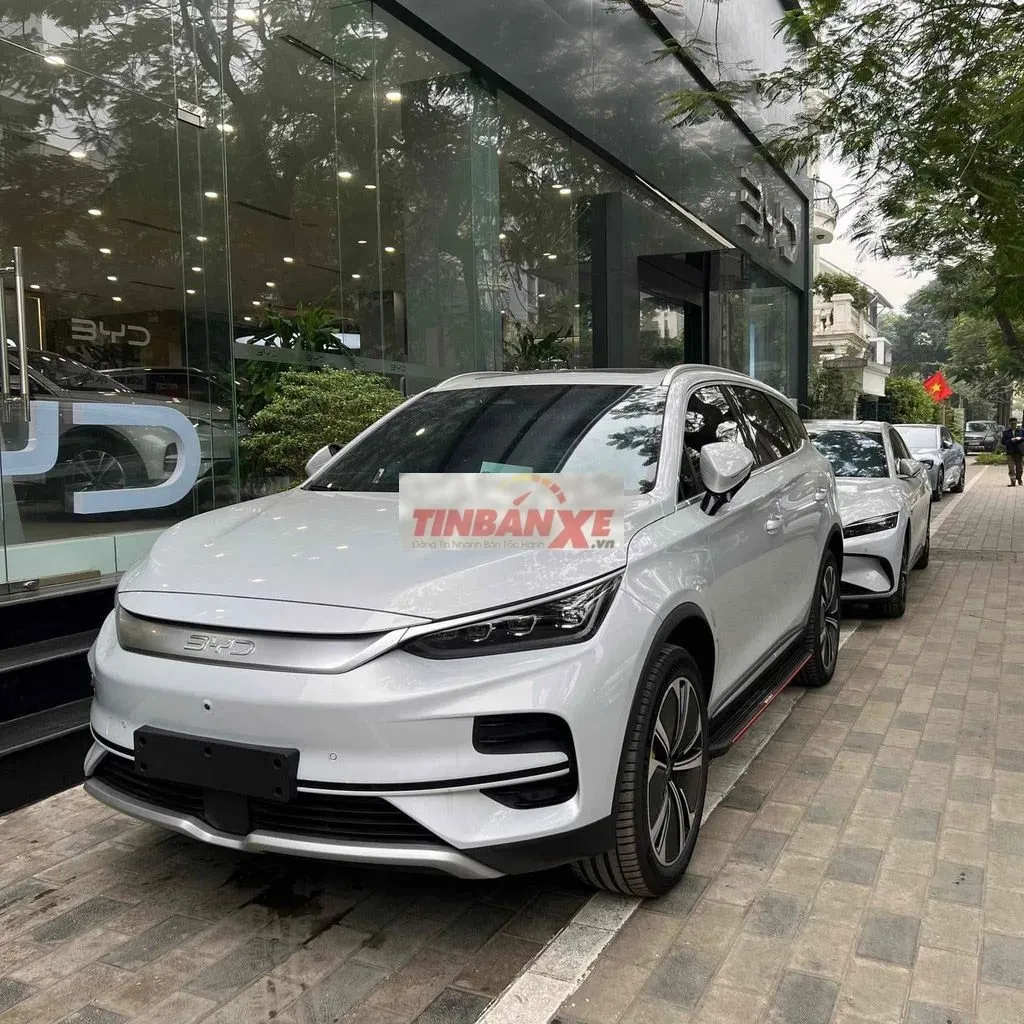 BYD Sealion 8 sẵn xe giao ngay