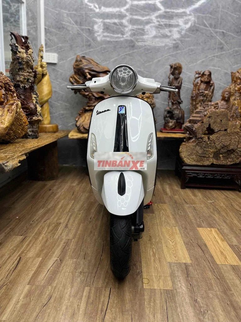 Piaggio Vespa Primavera biển SG máy móc êm ru
