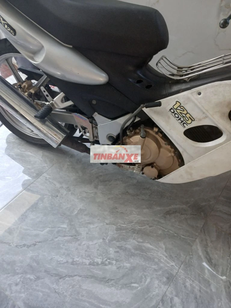 Suzuki FX125 Trắng
