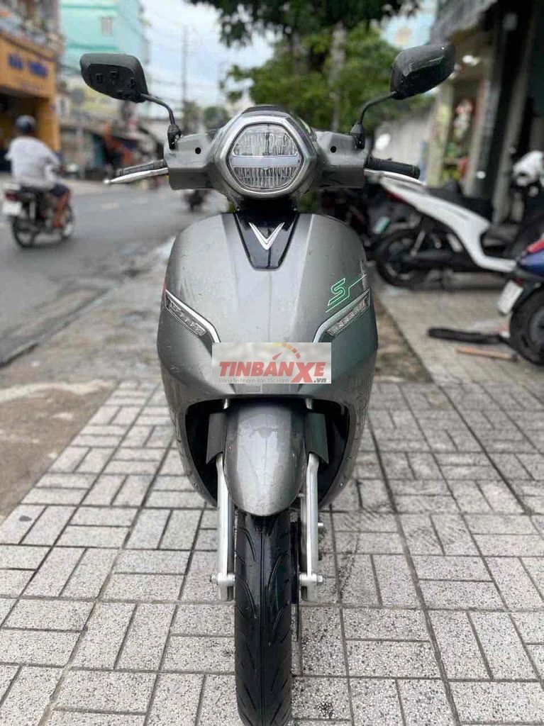Xe máy điện VinFast Klara S1 Xám