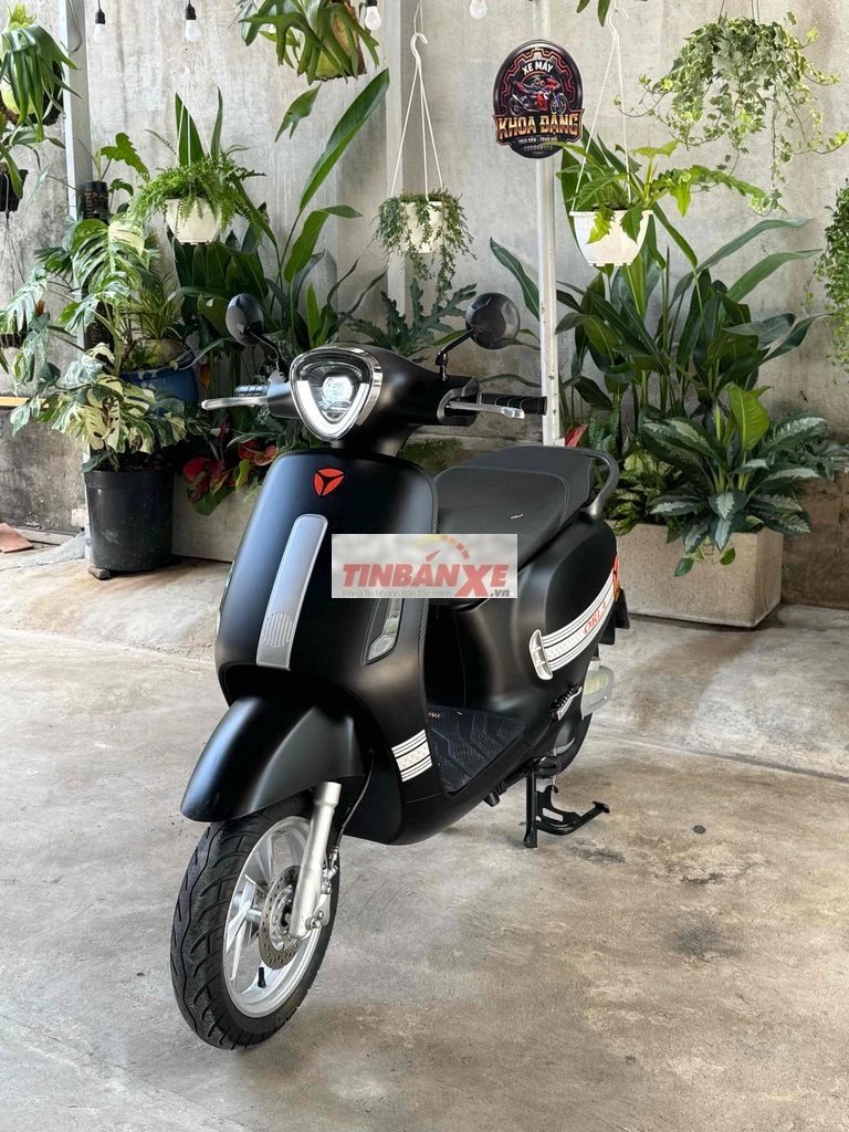Xe máy điện Yadea Orla Đen nhám