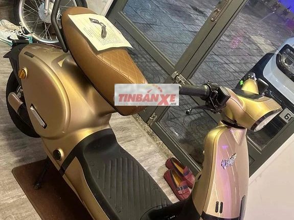 Xe máy điện A10 2025 Vàng đồng