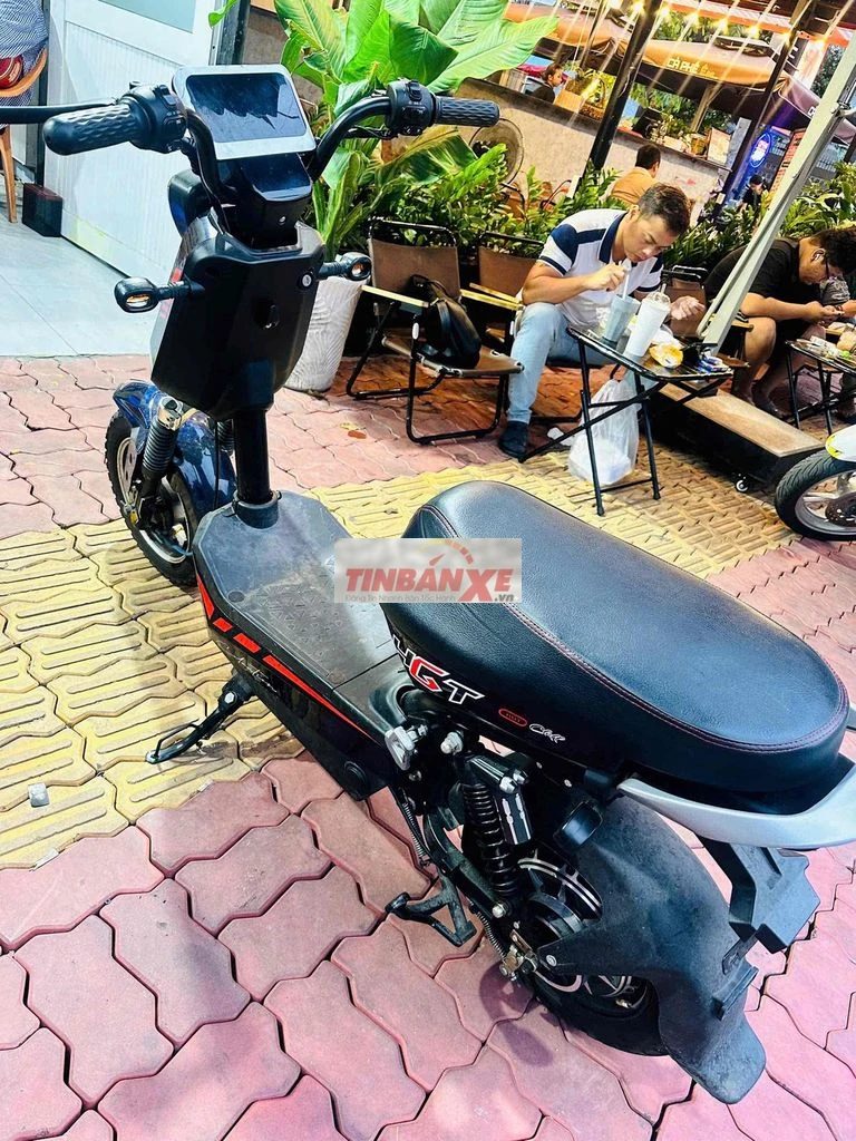 Xe điện HGT màu Xanh