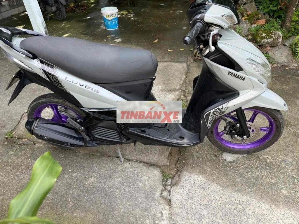 Yamaha Luvias Trắng tím