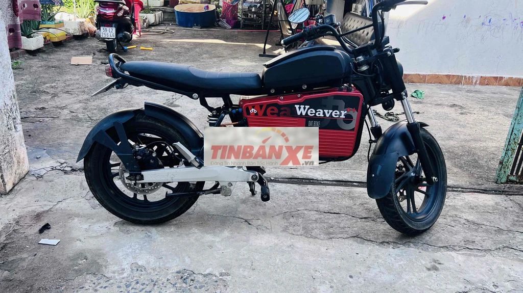 Xe máy điện Weaver Đen Đỏ
