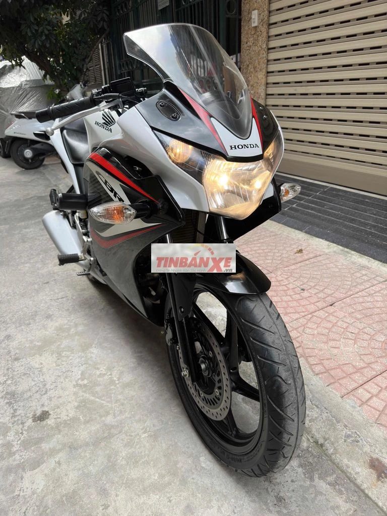 Honda CBR 150 2015 Trắng đen