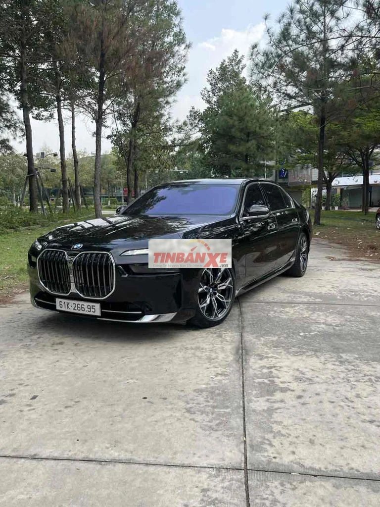 BMW 735i Pure Excellence sx 2023