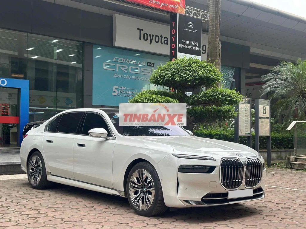 Toyota Hà Đông BMW 740 Pure Excellence 2023 Trắng