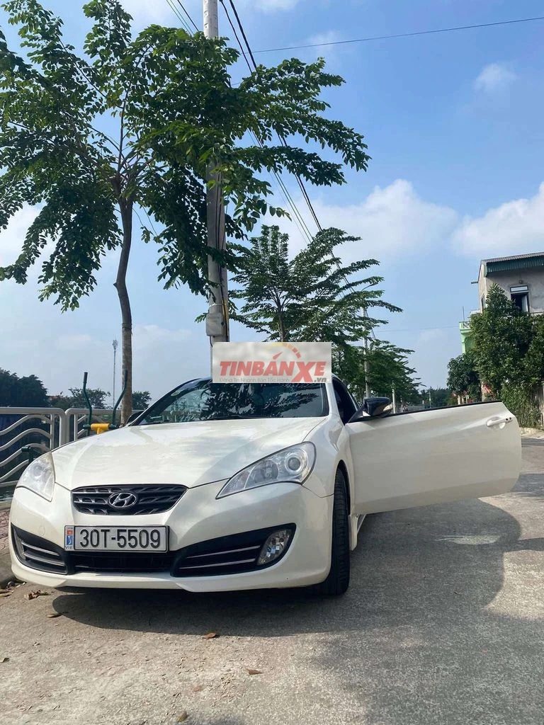 Hyundai Genesis 2010 Trắng